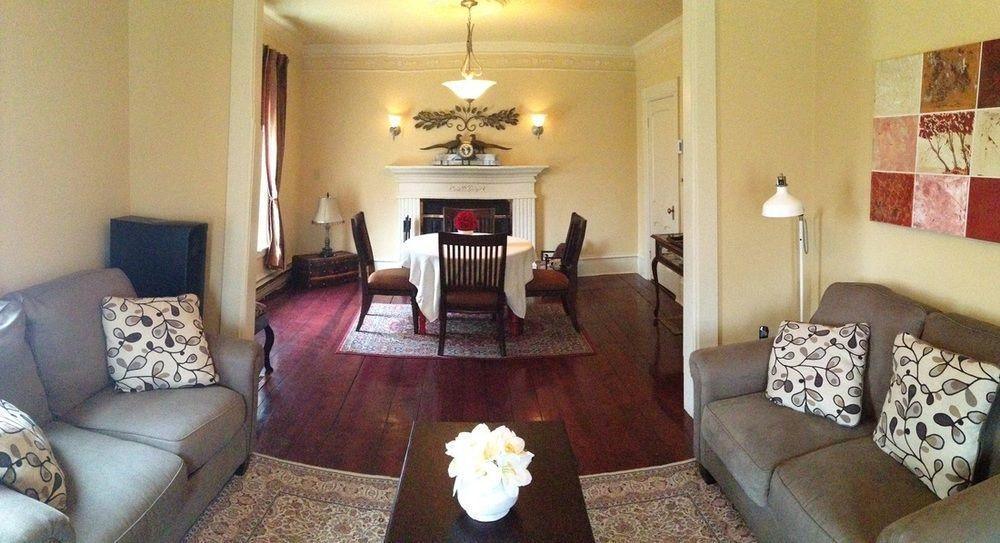 B&B Hillhouse Лак-Бром Экстерьер фото